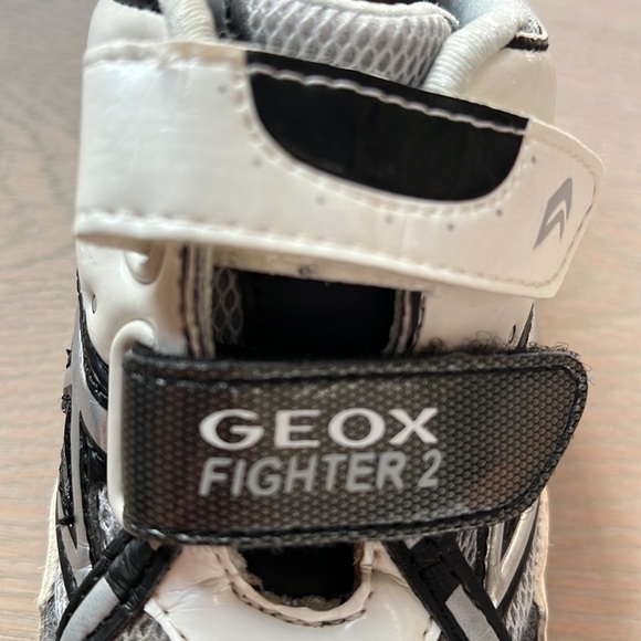 Geox Kids Jr White and Grey Fighter 2 Sneakers Shoes - Picture 3 of 7